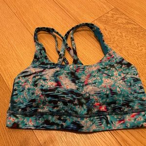 Lululemon - energy sports bra, size 4, brand new with tags